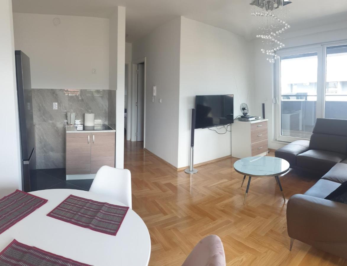 Apartman Venecija Banyaluka Dış mekan fotoğraf