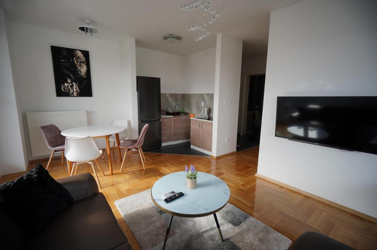 Apartman Venecija Banyaluka Dış mekan fotoğraf